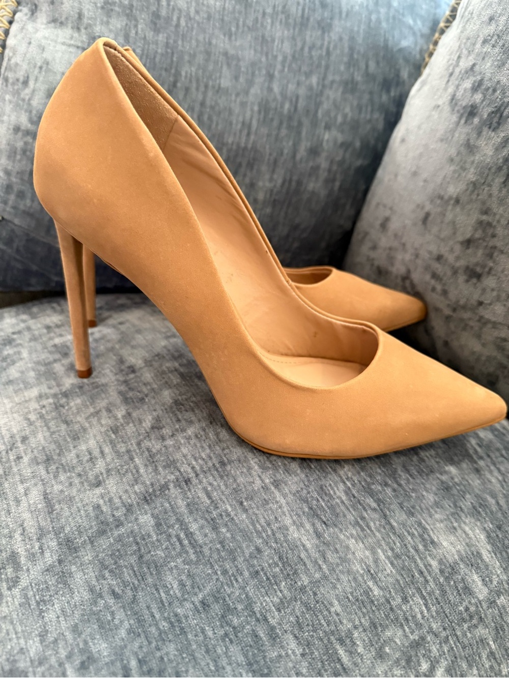Steve Madden Camel Pointed-Toe Suede Pumps.